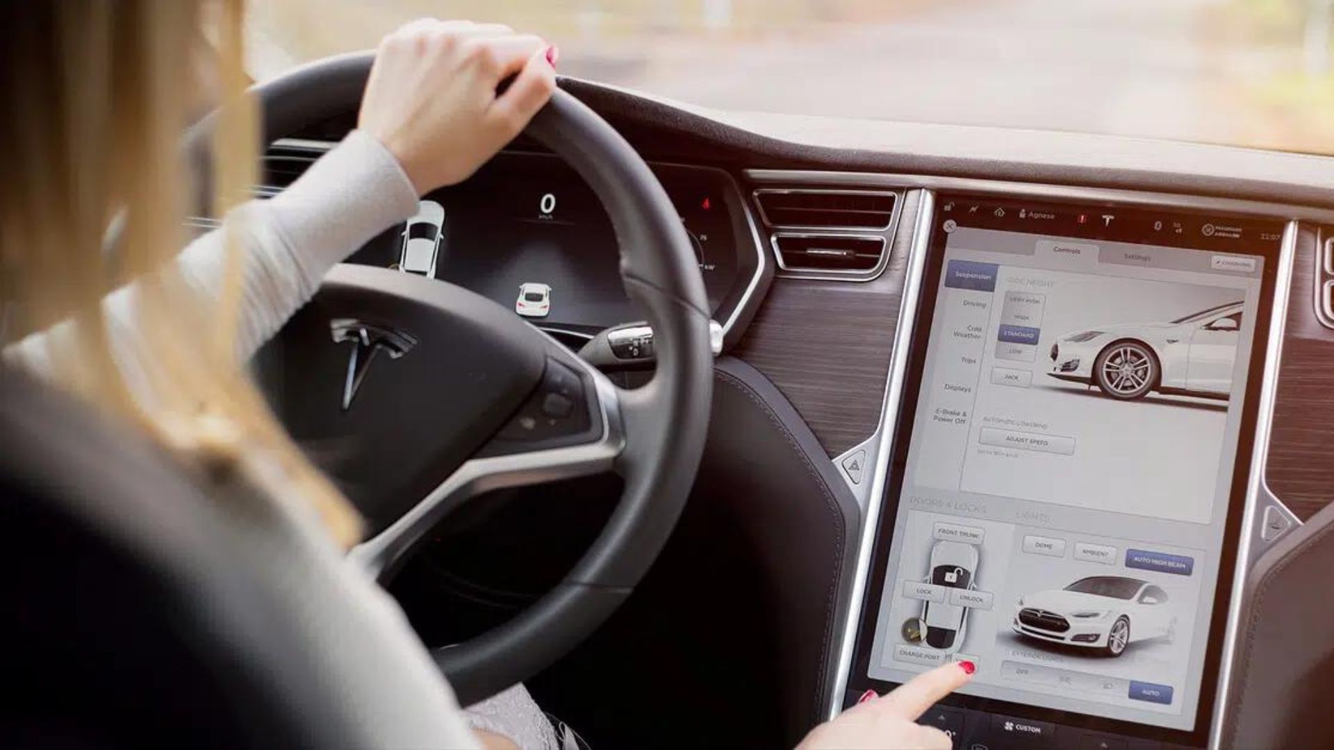 For the first time, Tesla will defend itself in court against claims that the Autopilot driver assistance system was the cause of a fatal crash.